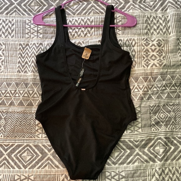 Victorias Secret Woman’s one piece bathing suit size Medium - Picture 2 of 3